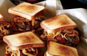 Smoked Gouda & Bacon Burgers: The Ultimate Gourmet Backyard Burger Smoked Gouda & Bacon Burgers