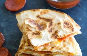 The Secret to Extra Crunchy Pizza Quesadillas (A 15 Minute Dinner Hack) Pizza Quesadillas