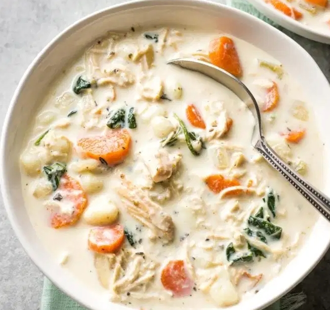 Creamy Crockpot Chicken Gnocchi Soup