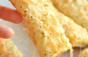 Homemade Cheesy Garlic Breadsticks Homemade Cheesy Garlic Breadsticks2