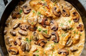 Skillet Chicken and Mushroom Wine Sauce Skillet Chicken and Mushroom Wine Sauce