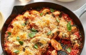 Spinach Artichoke Chicken Bake, Your Favorite Dip Turned Dinner! Spinach Artichoke Chicken Bake