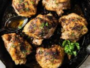 Crispy Cast Iron Chicken Thighs with Garlic Pan Sauce (One Pan) Cast Iron Chicken Thighs
