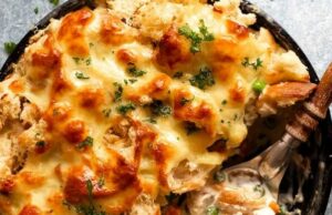 Garlic Bread Topped Leftover Turkey Pot Pie: The Coziest Thanksgiving Sequel Leftover Turkey Pot Pie