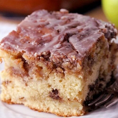 Apple Cinnamon Roll Cake