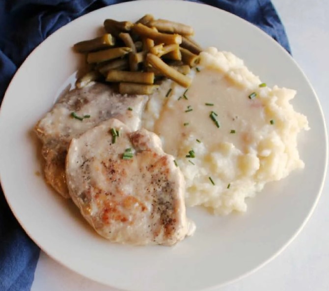 Pork Chops and Mushroom Soup Gravy