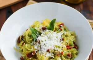 Spaghetti Squash with Sun Dried Tomato and Basil Spaghetti Squash with Sun Dried Tomato and Basil