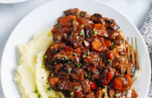 Vegan Mushroom Bourguignon (Rich, Velvety French Stew) Vegan Mushroom Bourguignon